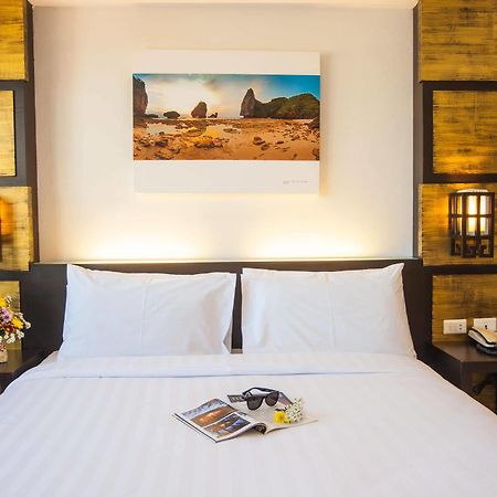 Crystal Inn Phuket Exterior photo